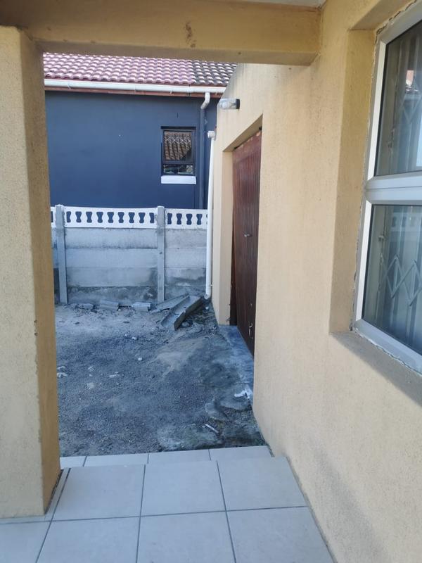 To Let 2 Bedroom Property for Rent in Ilitha Park Western Cape